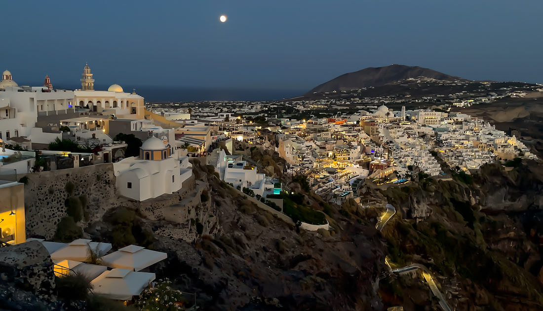 Full Moon Over Thyra